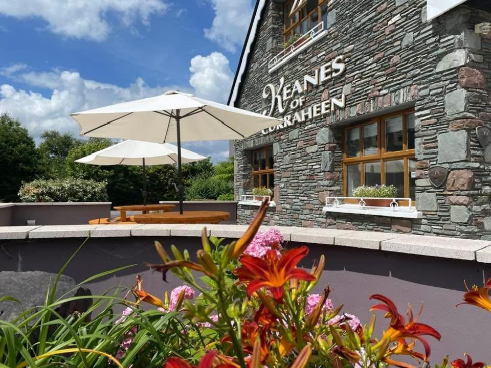 Keanes Of Curraheen, Bar, Restaurant & Accommodation ทราลี ภายนอก รูปภาพ